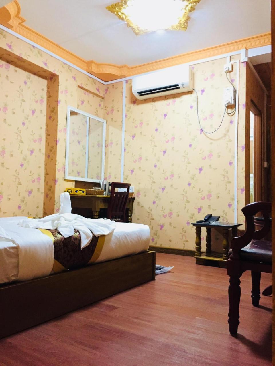 C & Y Hotel Yangon Dış mekan fotoğraf